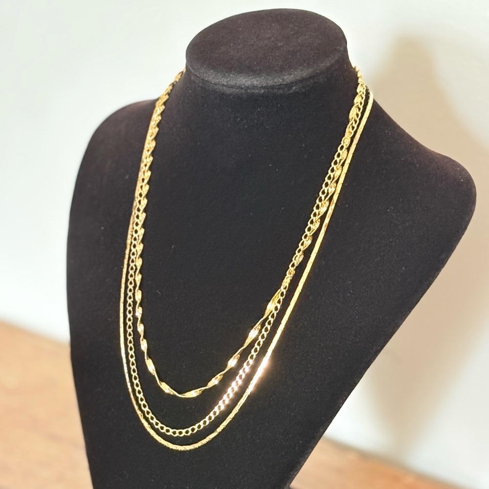 VTG 90s Avon Gold Tone Layering Necklace Trio 3 Chain Styles NIB 18-20”